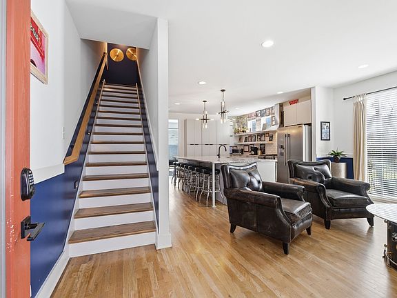 5th image of 2807 Delaware Ave APT 306