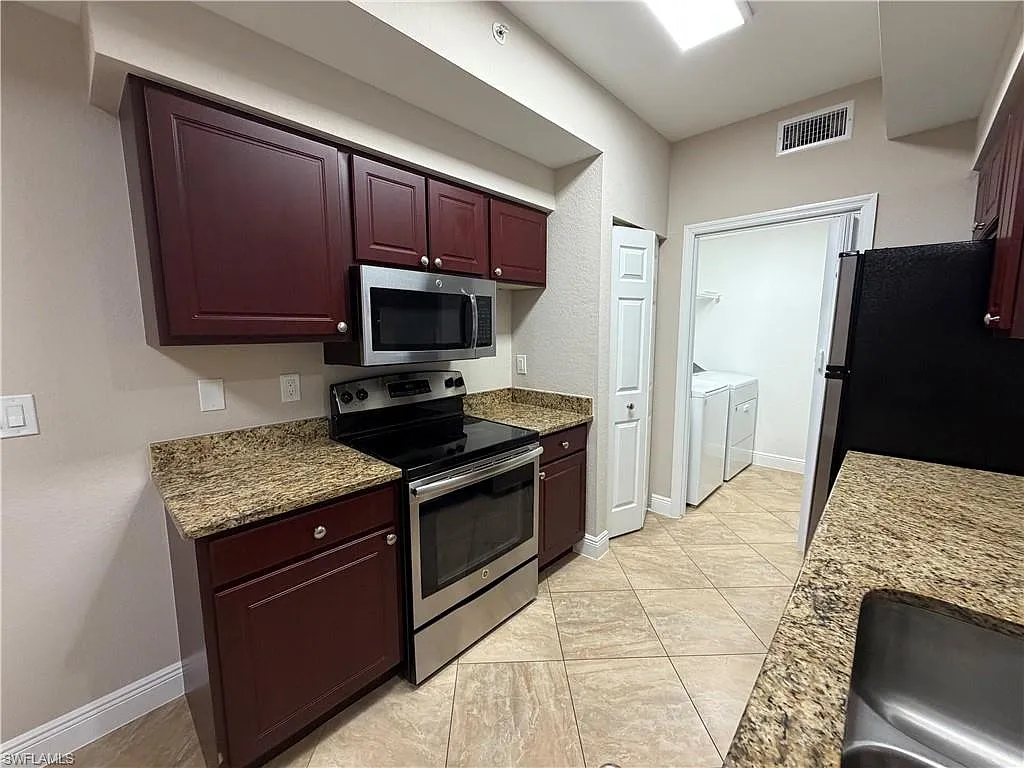 2 bed, 2.0 bath, 913 sqft, $1,750 — Photo 1