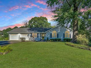 1012 Almond Dr, Vinton, VA 24179