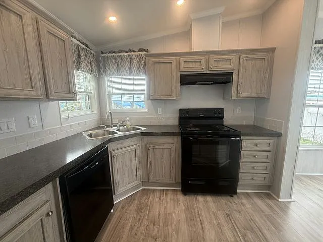 2 bed, 2.0 bath, 800 sqft, $1,810 — Photo 1