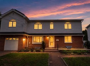 266 Hamilton Rd, Teaneck, NJ 07666
