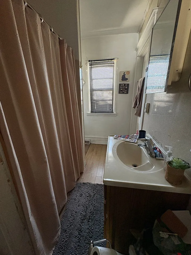 4 Bedroom House for Rent Across from Western Technical College — Photo 3