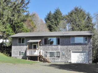 6328 NE Port Dr, Lincoln City, OR
