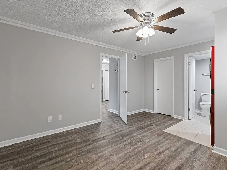 105 Ppoole St #303 — Photo 14