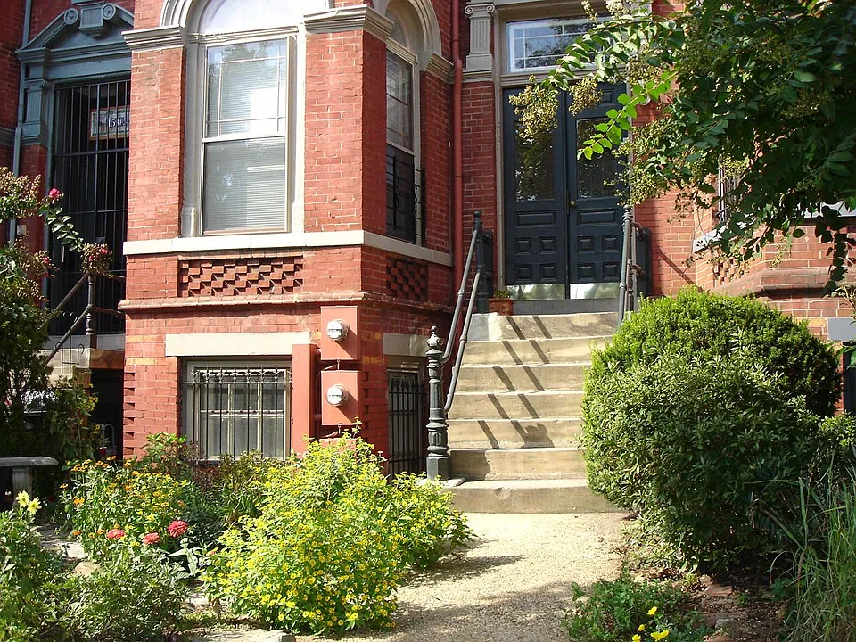 1503 R St NW