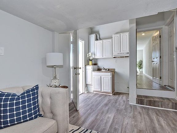 4th image of 625 31st St