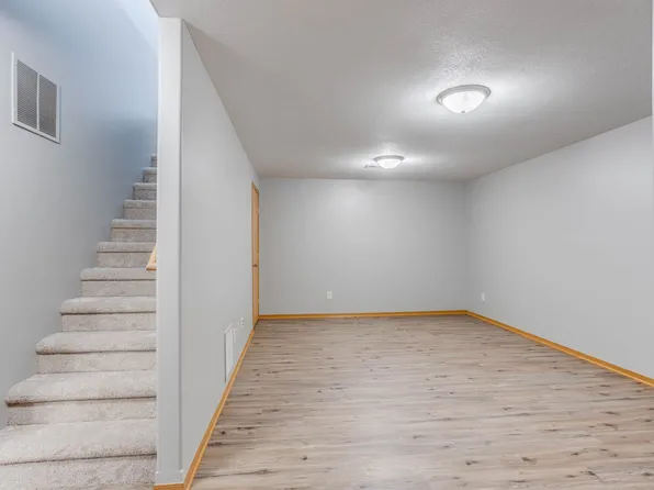 1028 E Karla Ct, Haysville, KS