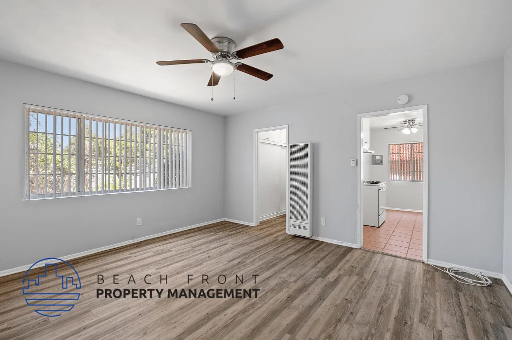 2135 Santa Fe Ave. — Photo 4