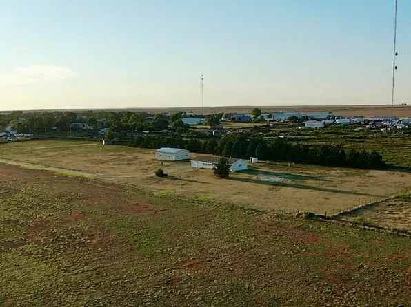 918 E 3rd St, Sharon Springs, KS 67758