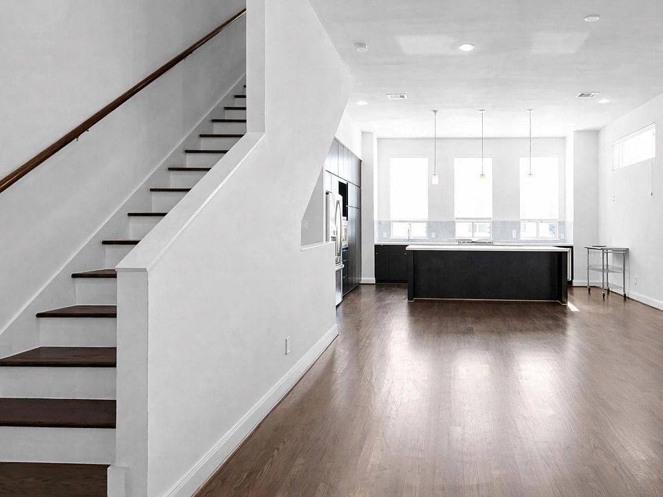 1st image of 3111 Leeland St