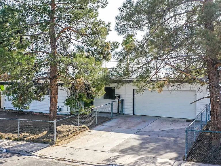 612 N Bruce St — Photo 3