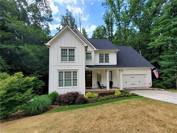 2nd image of 214 Hollyberry Way
