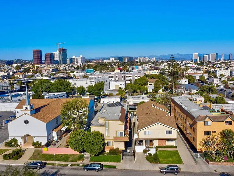 1436 S Centinela Ave — Photo 23