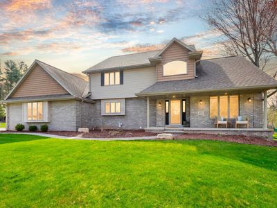 377 Riverwood Ln, Green Bay, WI, 54313