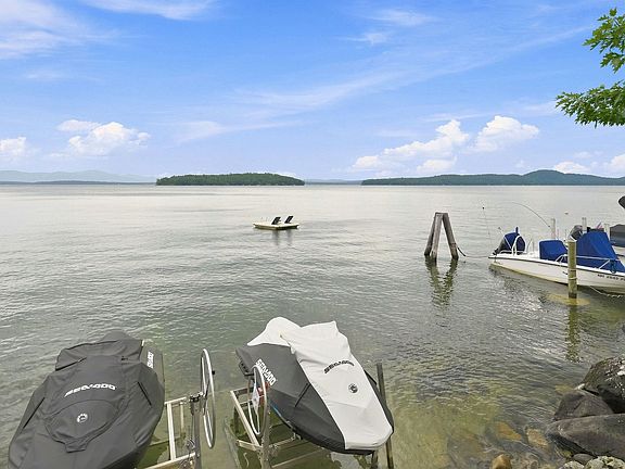 4th image of 2885 Lake Shore Road