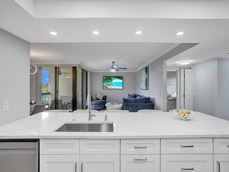 955 Egret Cir #405 — Photo 7