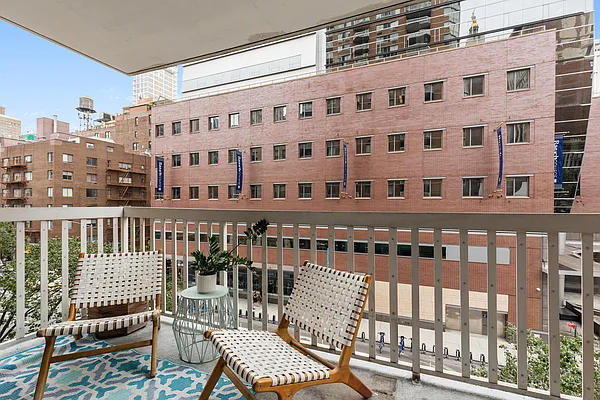 Sold by Corcoran | media 14