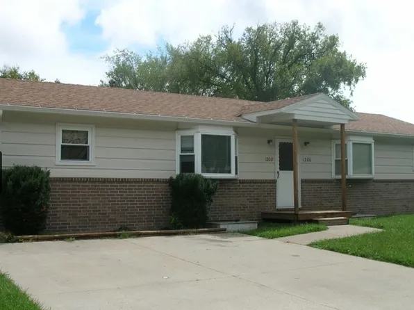 1208 Beverly St APT B, Emporia, KS 66801
