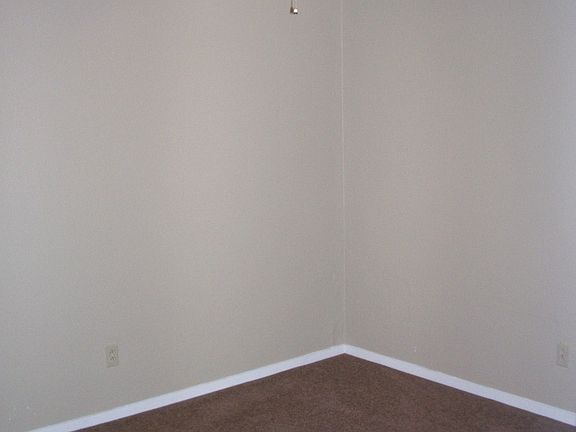 3rd image of 1339 Eastern Heights Dr
