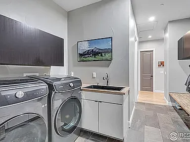 8568 Foxhaven Ct — Photo 31