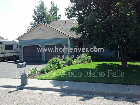 2nd image of 1545 Bluebird Ln