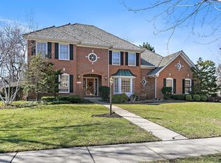 2716 Royal Kings Ct, St Charles, IL 60174