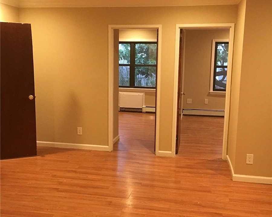 2nd image of 1105 Jericho Tpke APT 4