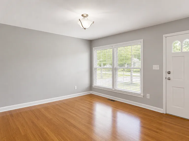 701 Marengo Dr — Photo 7