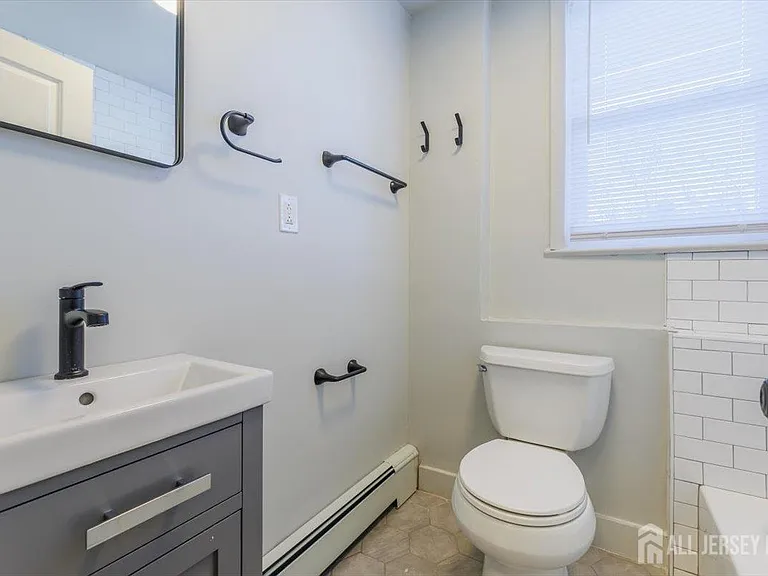 382 Summit Ave #2B — Photo 11