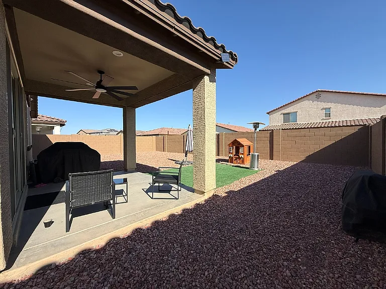 11037 W Hadley St — Photo 35