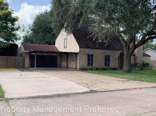 1510 Queens Ln, Alvin, TX 77511