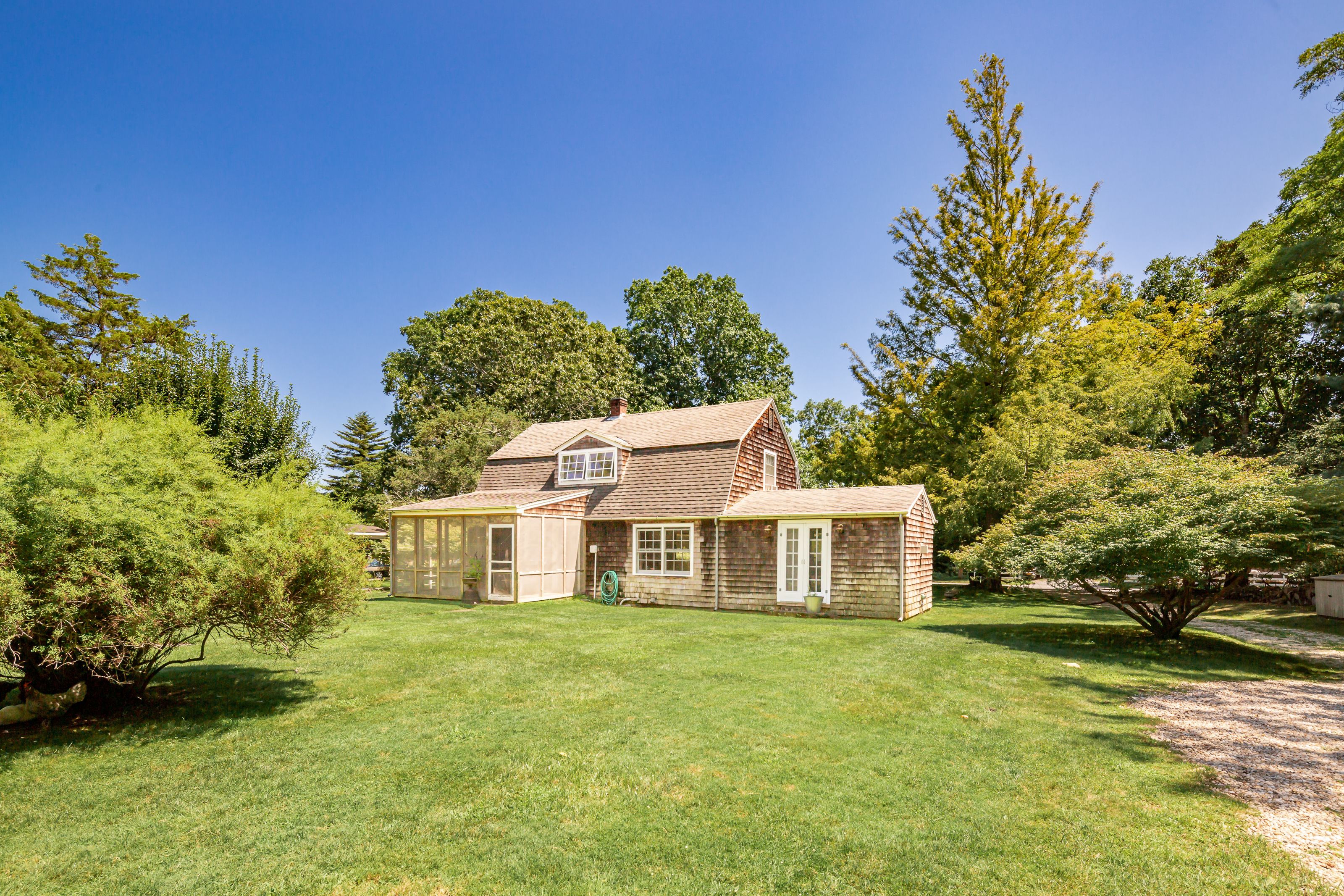 943 Springs Fireplace Rd, East Hampton, NY 11937 Out East