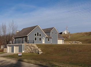 8059 Irish Hollow Rd, Potosi, WI 53820