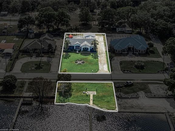 2nd image of 3910 Lakeview Dr