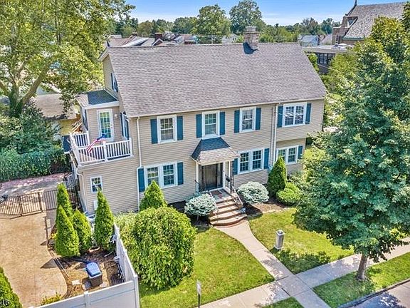 2nd image of 821-823 Wyoming Ave