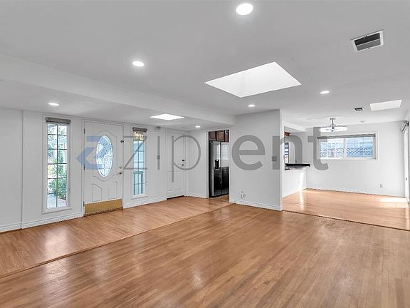 3rd image of 4562 Angeles Ave
