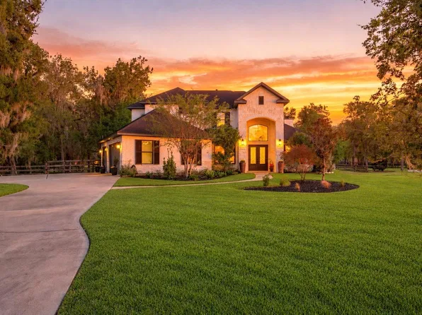 32703 Wales Cir, Weston Lakes, TX 77441