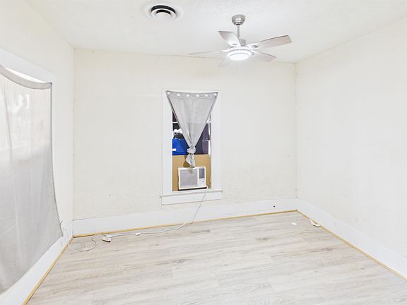 3rd image of 2217 Bonnie Ridge Cir