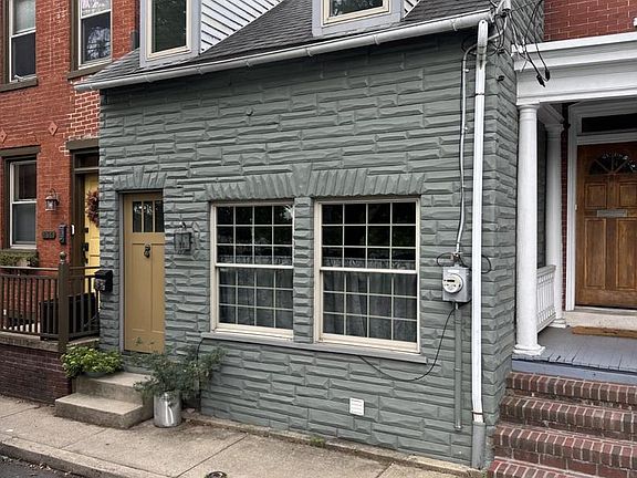 3rd image of 232 E Lemon St