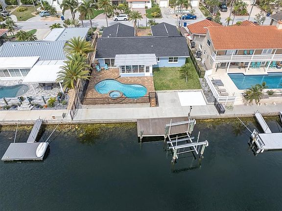 3rd image of 3553 Seaway Dr