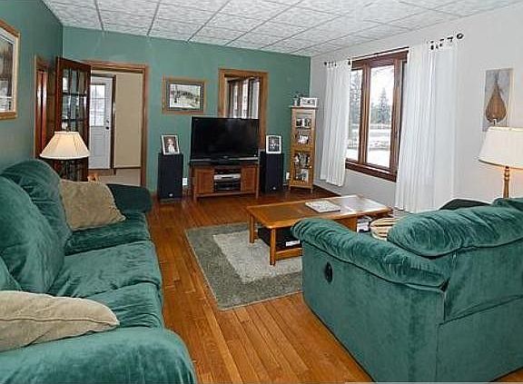 5th image of 4825 Division Ave