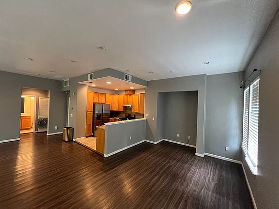 2nd image of 22808 Paseo Pl