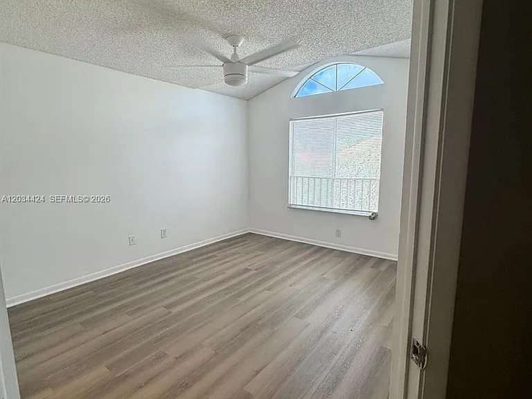 911 Coral Club Dr #911 — Photo 5