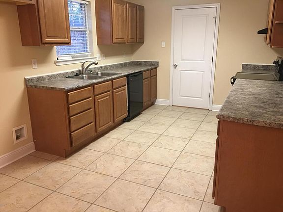 3rd image of 1824 Piney Ln