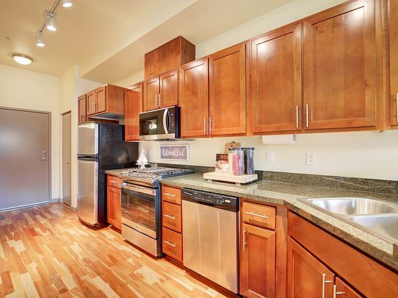 4th image of 375 Kirkland Ave APT 323