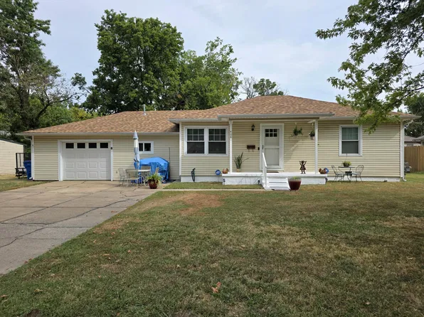 408 Circle Dr, Miami, OK 74354