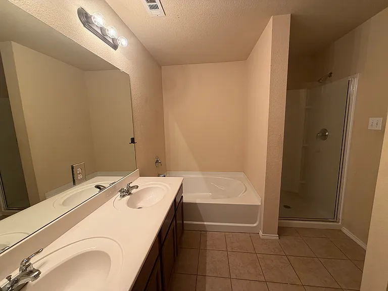 12926 Adela Dr — Photo 5