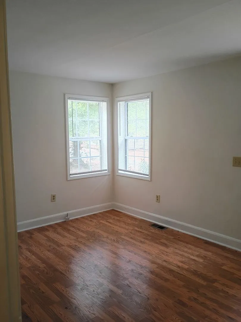 1416-1418 Kinderway — Photo 3
