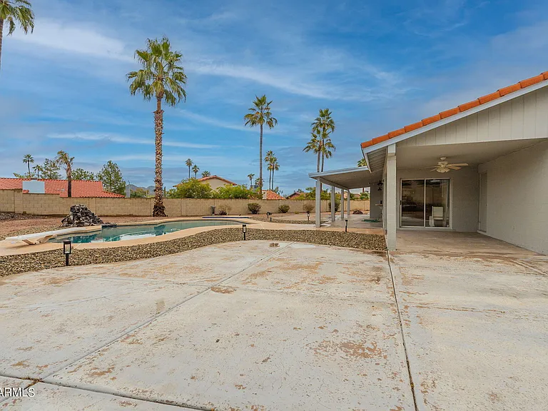 2318 E Lupine Ave — Photo 49