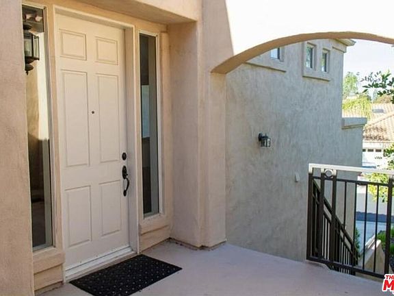 5th image of 328 S San Vicente Ln
